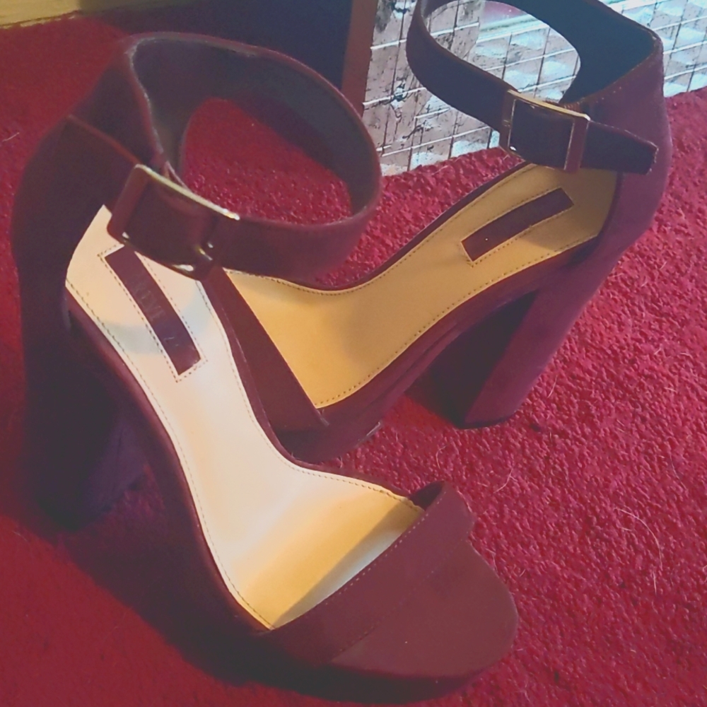 Burgundy Heels!